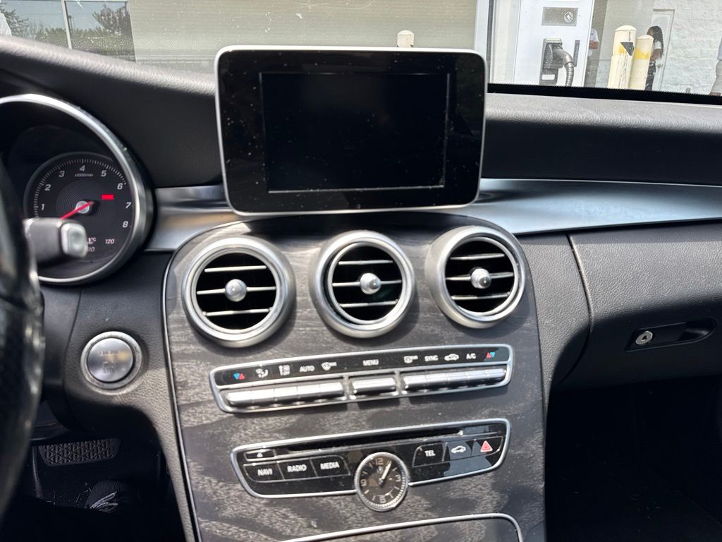 Thumbnail: 2017 Mercedes-Benz C-Class - 9