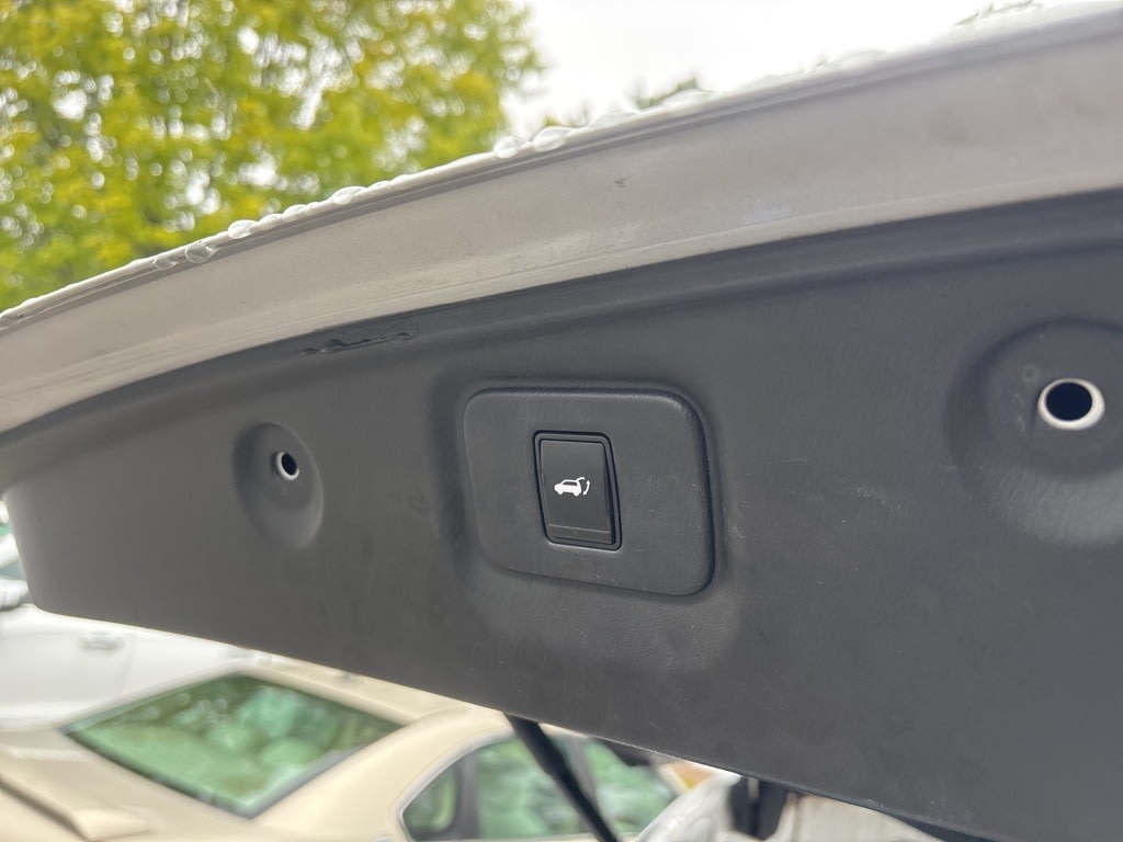 Thumbnail: 2013 Nissan Pathfinder - 23