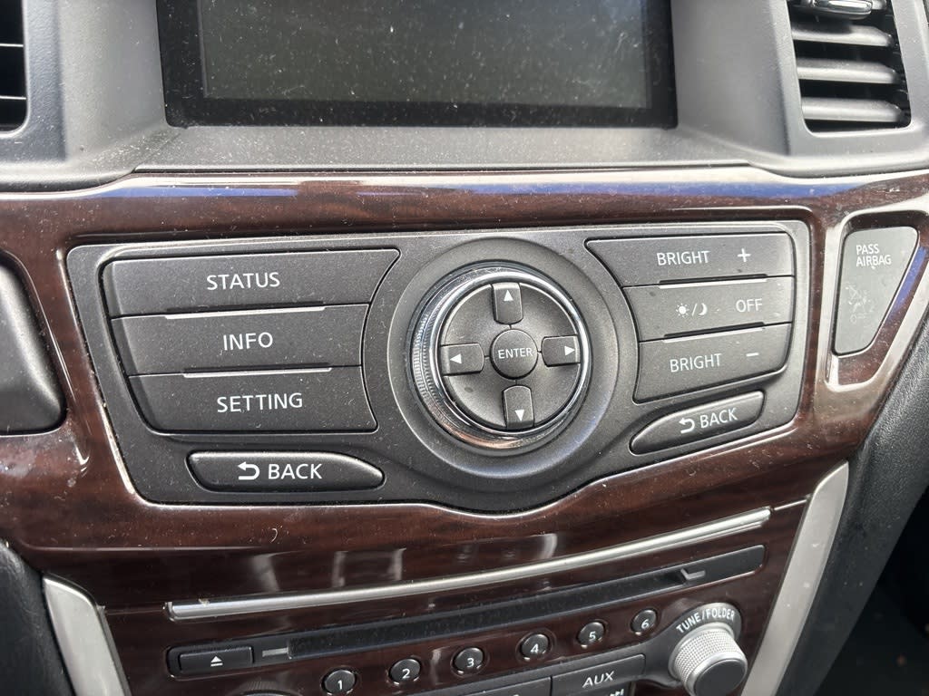 Thumbnail: 2013 Nissan Pathfinder - 14