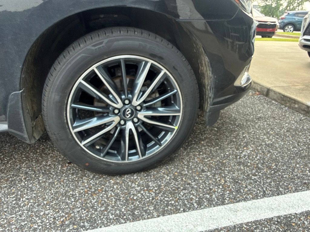 Thumbnail: 2018 INFINITI QX60 - 18
