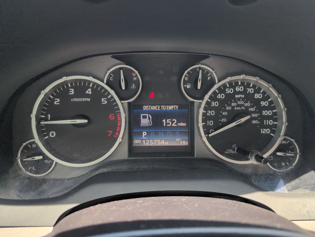 Thumbnail: 2015 Toyota Tundra - 14