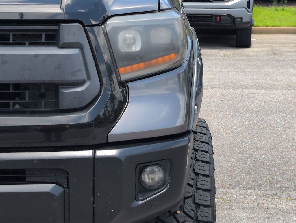 Thumbnail: 2015 Toyota Tundra - 22