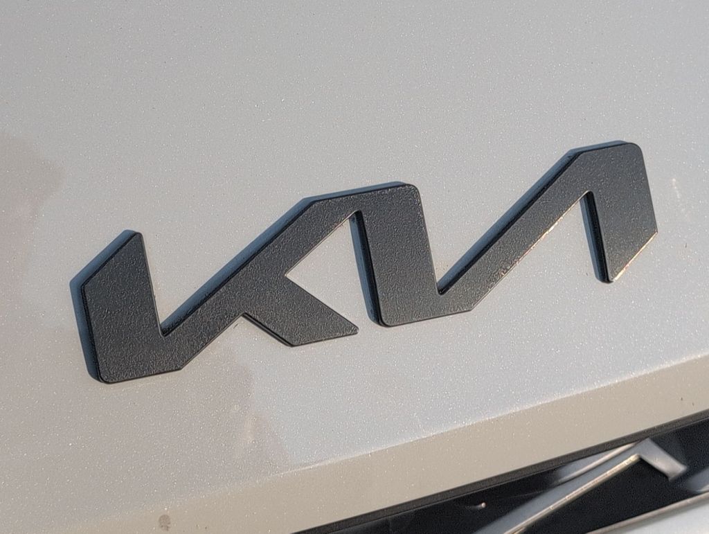 Thumbnail: 2023 Kia K5 - 13