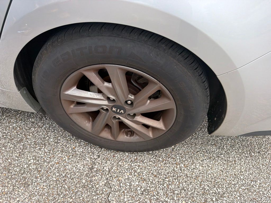 Thumbnail: 2019 Kia Optima - 16