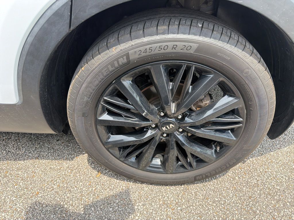 Thumbnail: 2020 Kia Telluride - 18