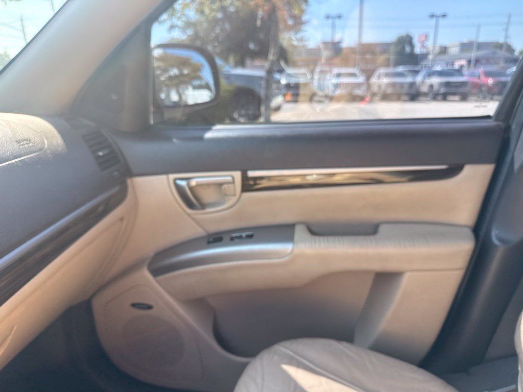 Thumbnail: 2011 Hyundai Santa Fe - 20