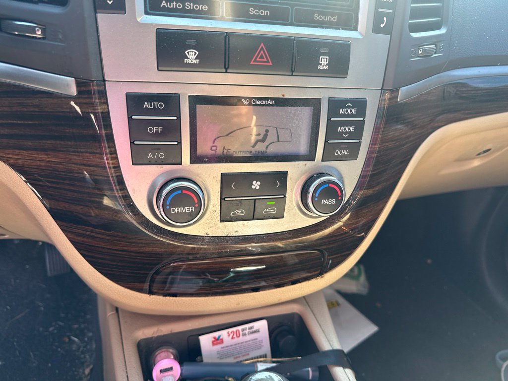 Thumbnail: 2011 Hyundai Santa Fe - 19