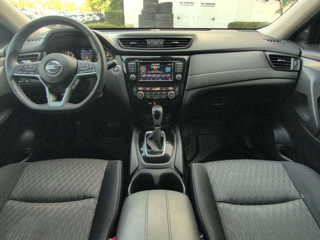 2019 Nissan Rogue SV - Photo 10