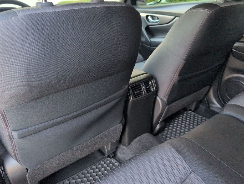 2019 Nissan Rogue SV - Photo 28