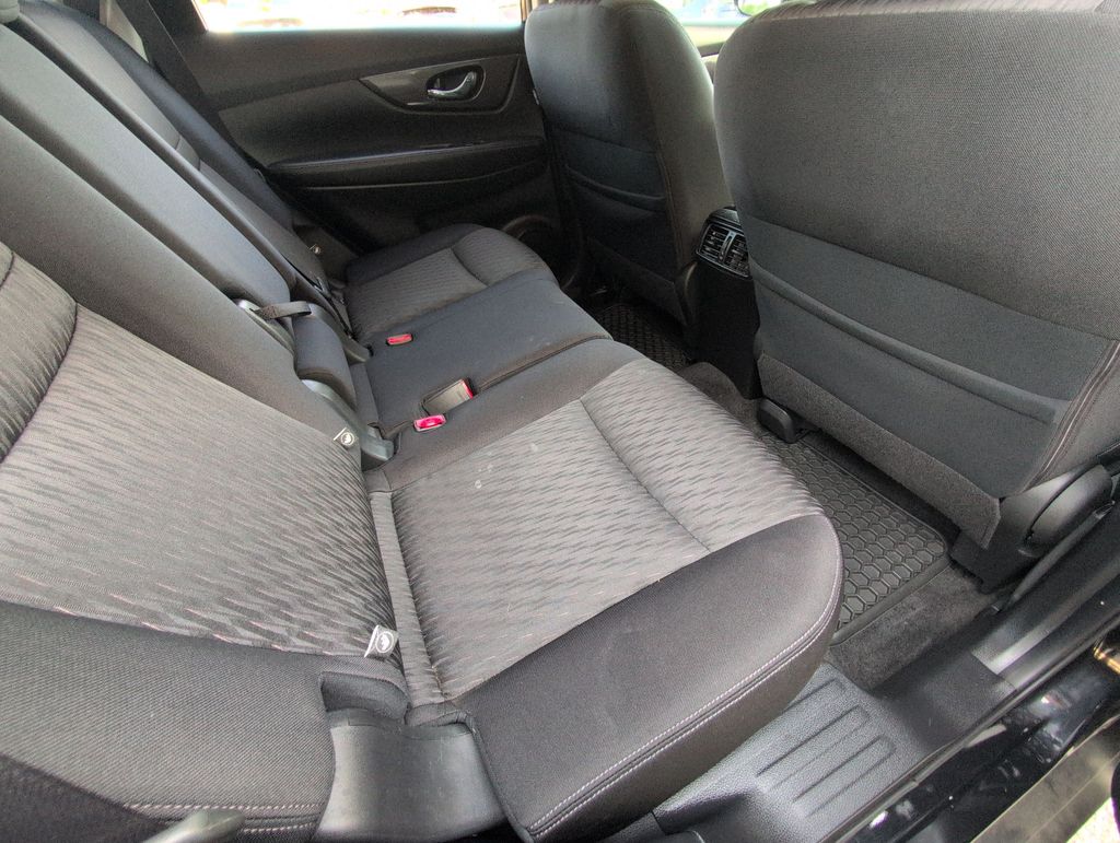 2019 Nissan Rogue SV - Photo 29