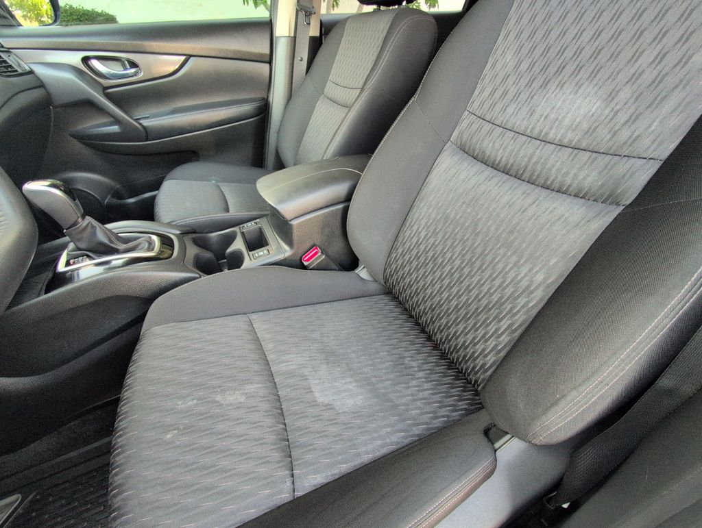 2019 Nissan Rogue SV - Photo 11