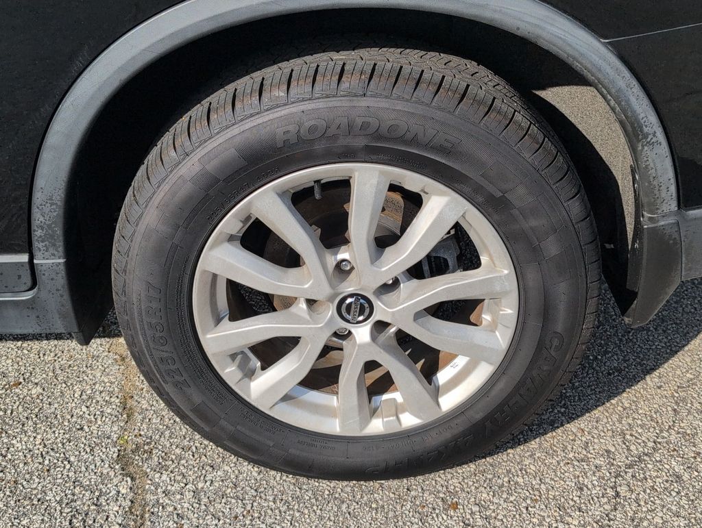 2019 Nissan Rogue SV - Photo 8