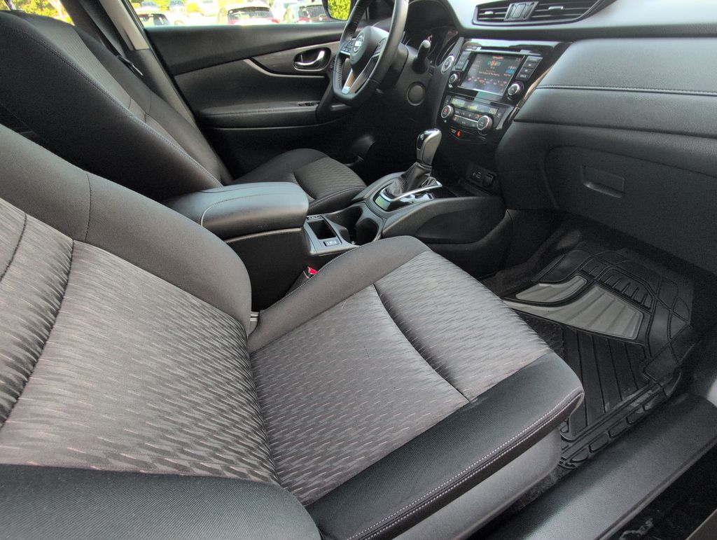 2019 Nissan Rogue SV - Photo 12