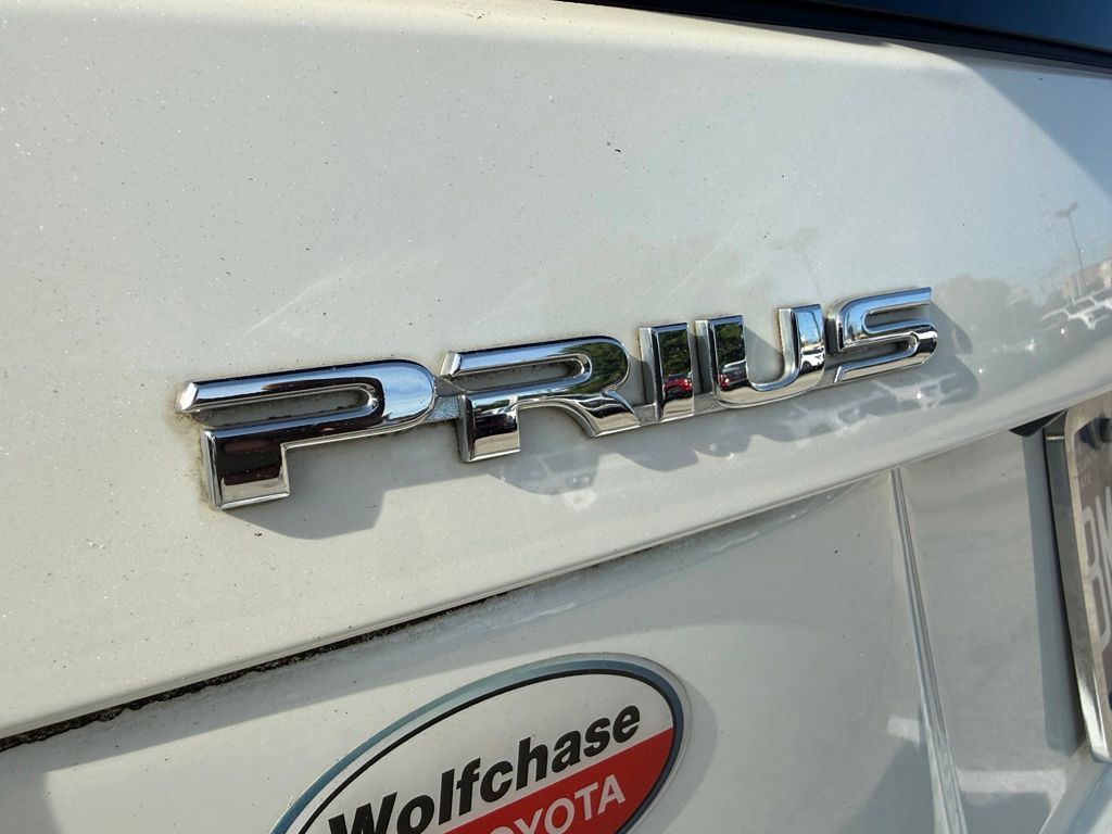 Thumbnail: 2015 Toyota Prius - 14