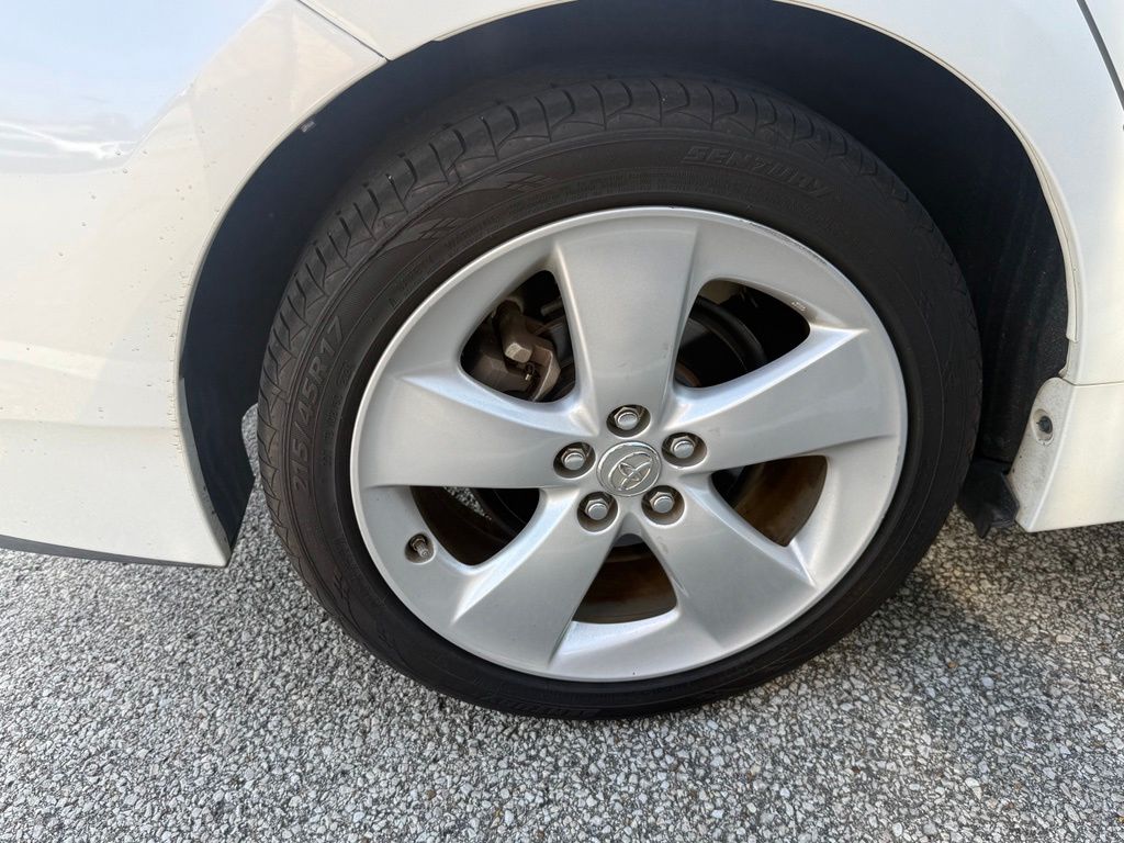Thumbnail: 2015 Toyota Prius - 21