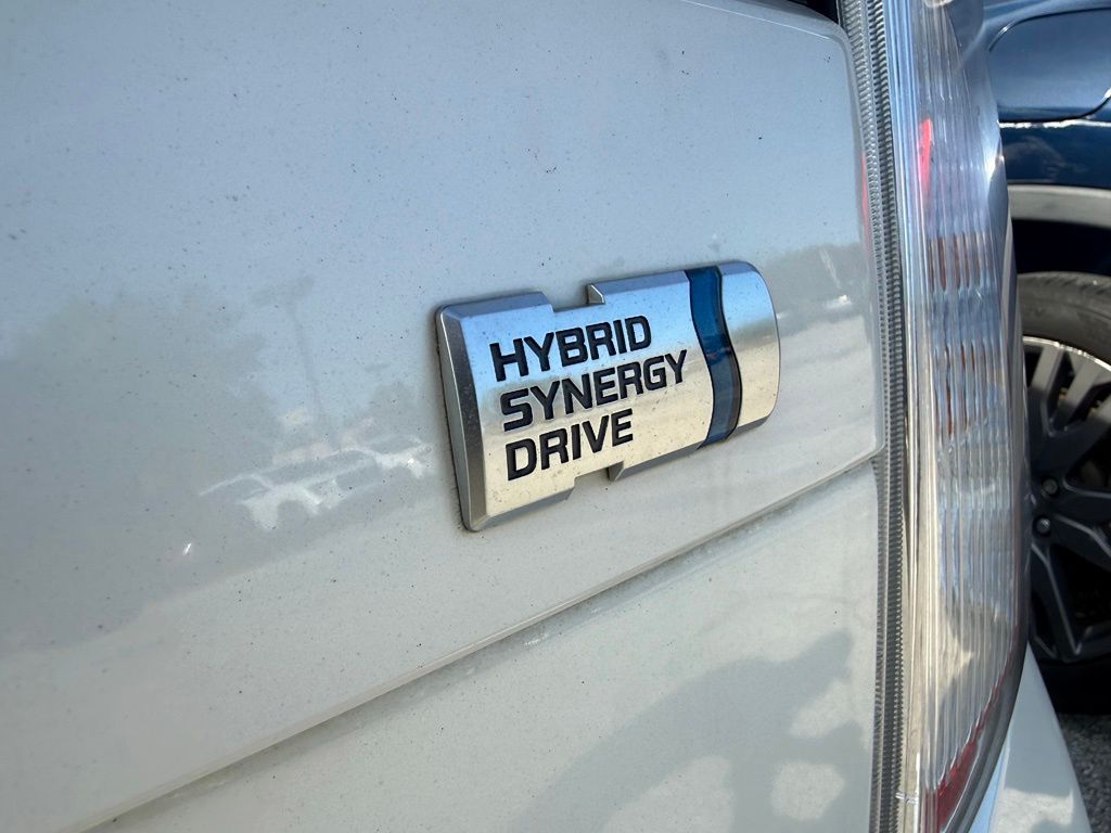 Thumbnail: 2015 Toyota Prius - 15