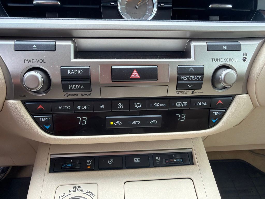 Thumbnail: 2015 Lexus ES - 18