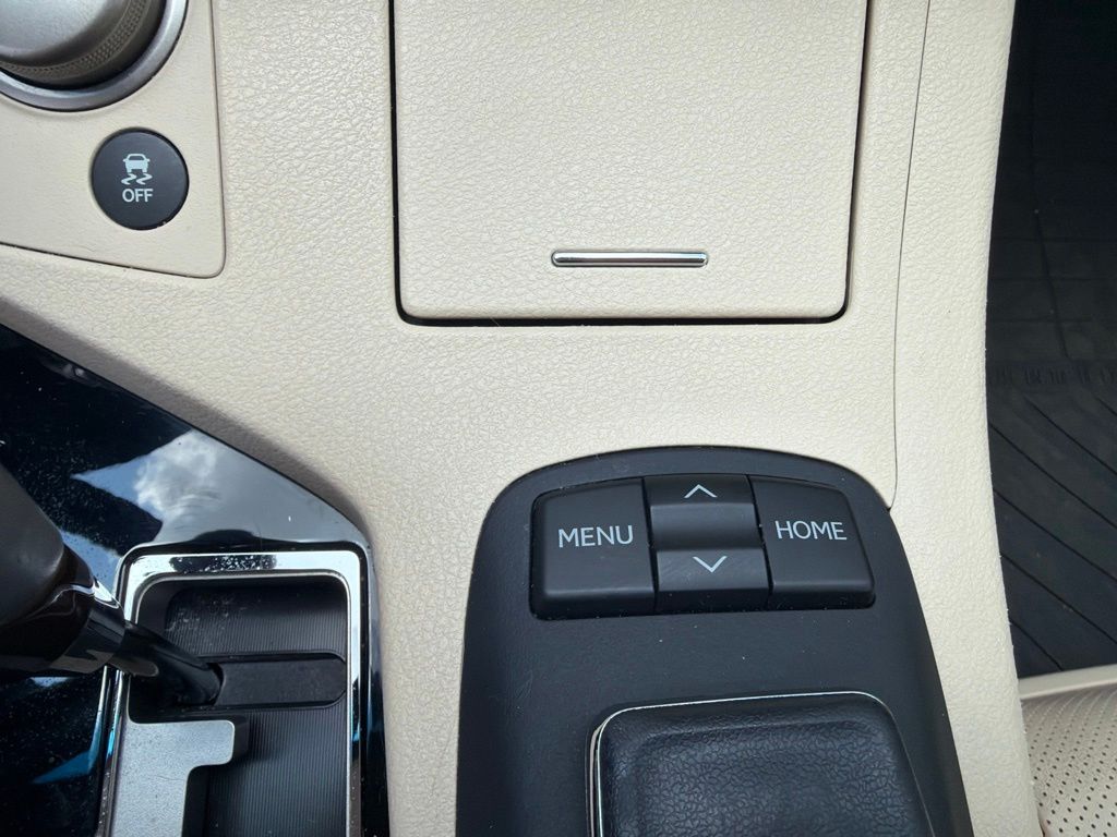 Thumbnail: 2015 Lexus ES - 21