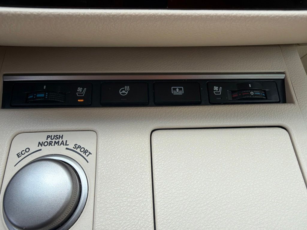 Thumbnail: 2015 Lexus ES - 19