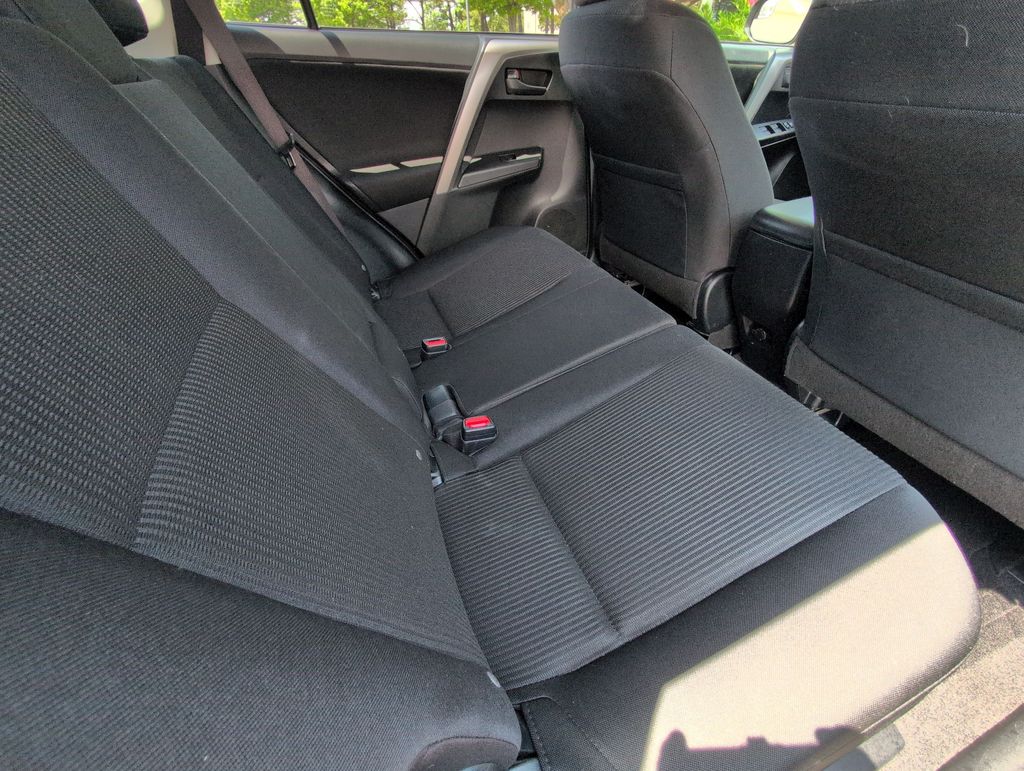 Thumbnail: 2018 Toyota RAV4 - 26