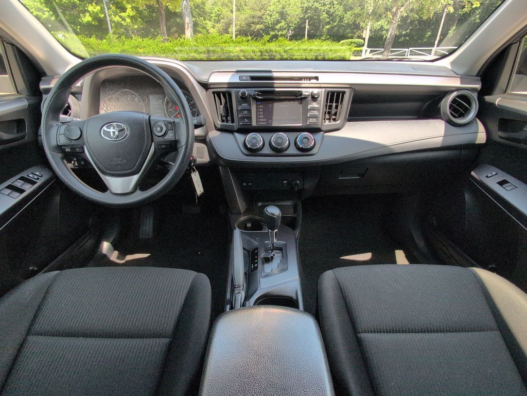 Thumbnail: 2018 Toyota RAV4 - 9