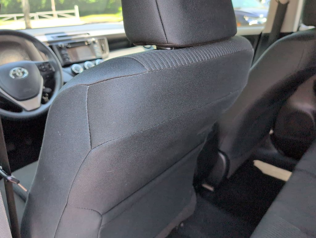 Thumbnail: 2018 Toyota RAV4 - 11