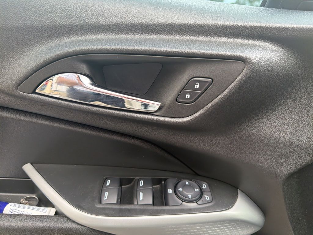 Thumbnail: 2025 Chevrolet Trax - 12