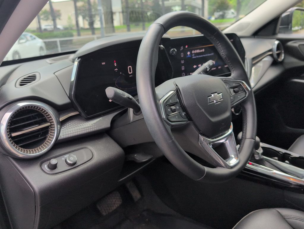 Thumbnail: 2024 Chevrolet Trax - 2