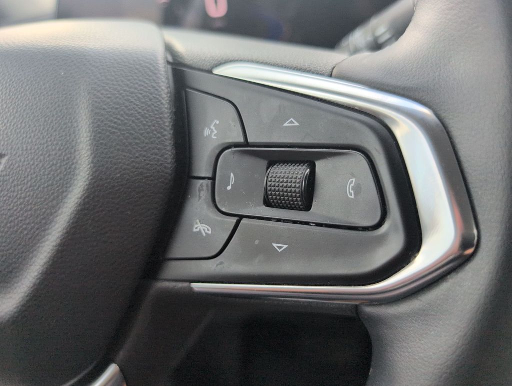 Thumbnail: 2024 Chevrolet Trax - 29