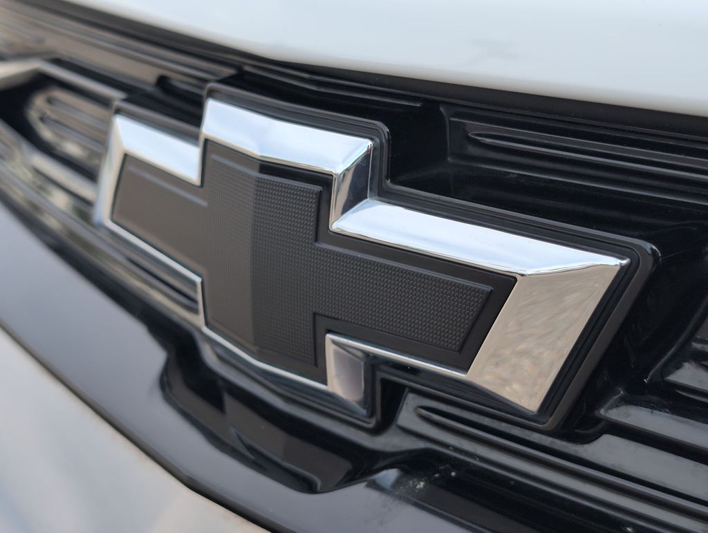 Thumbnail: 2023 Chevrolet TrailBlazer - 24