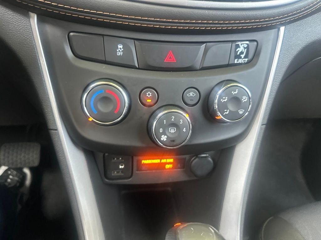 Thumbnail: 2022 Chevrolet Trax - 15
