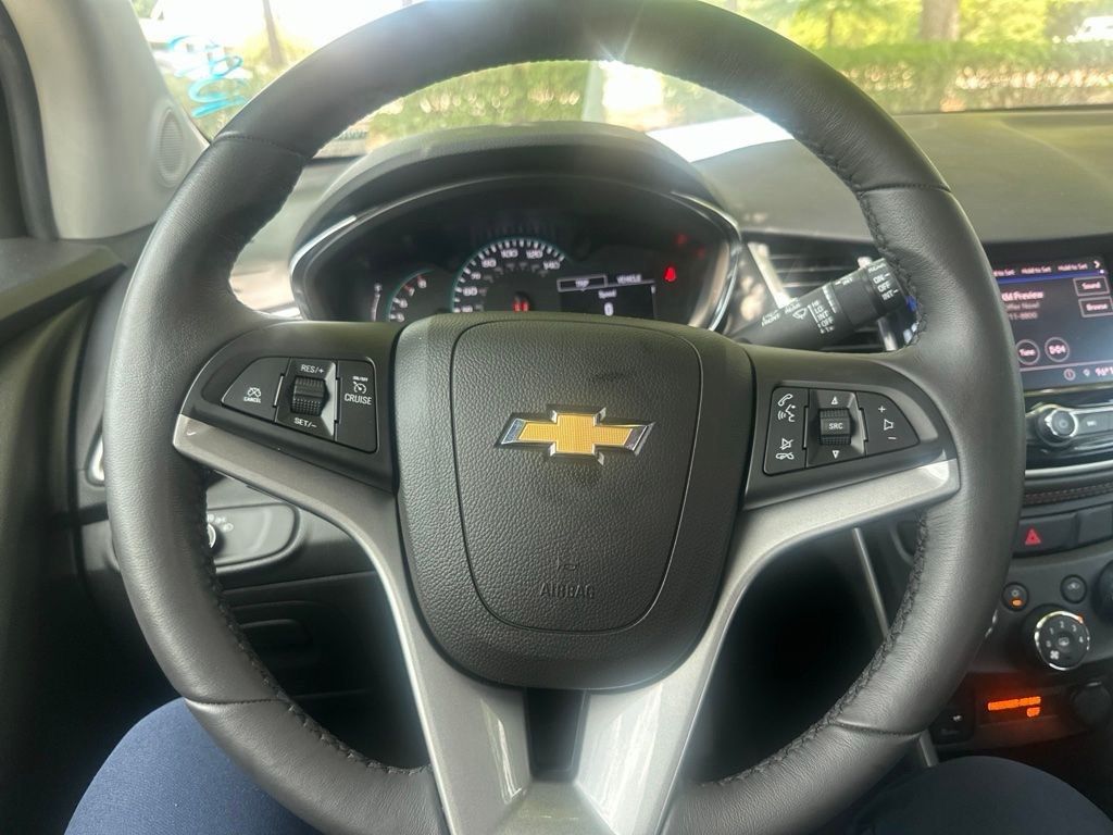 Thumbnail: 2022 Chevrolet Trax - 2