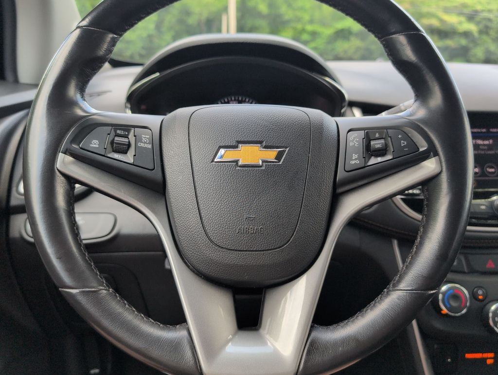 Thumbnail: 2022 Chevrolet Trax - 13