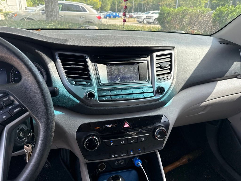 Thumbnail: 2017 Hyundai Tucson - 17