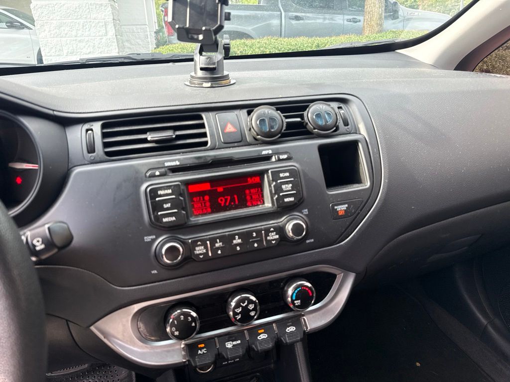 Thumbnail: 2012 Kia Rio - 12