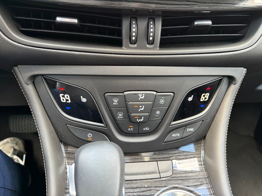 Thumbnail: 2017 Buick Envision - 20