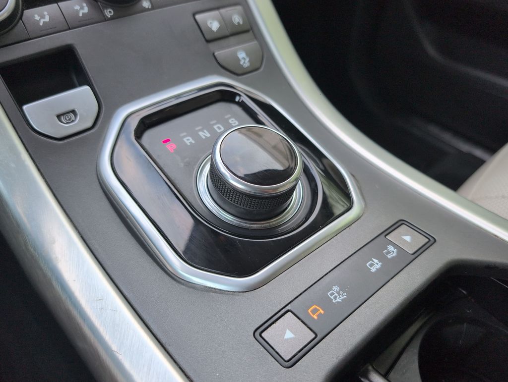 Thumbnail: 2017 Land Rover Range Rover Evoque - 13
