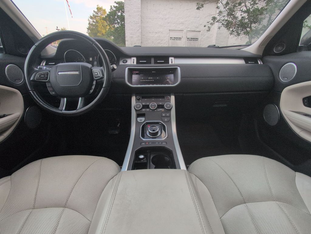 Thumbnail: 2017 Land Rover Range Rover Evoque - 8