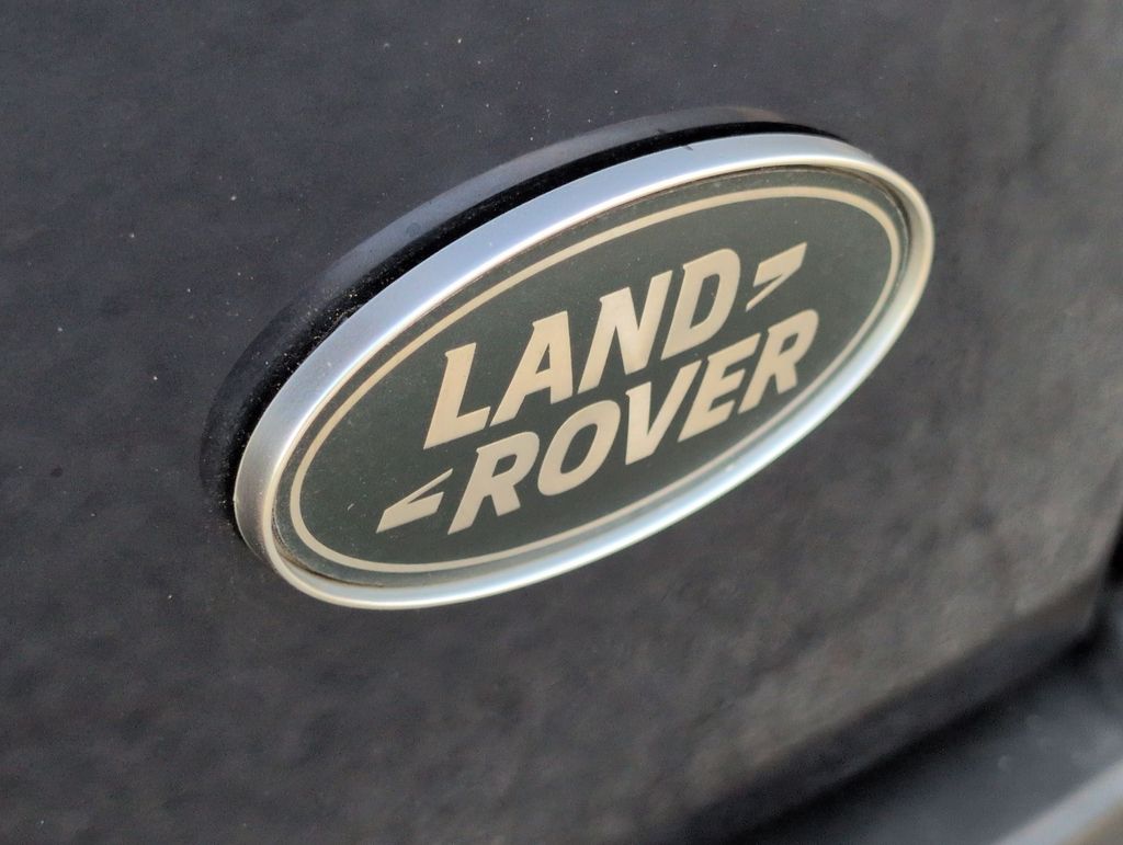Thumbnail: 2017 Land Rover Range Rover Evoque - 6