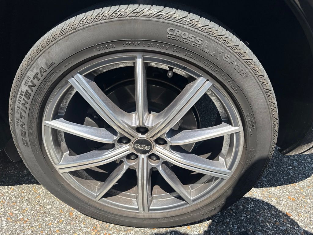 Thumbnail: 2022 Audi SQ5 - 19