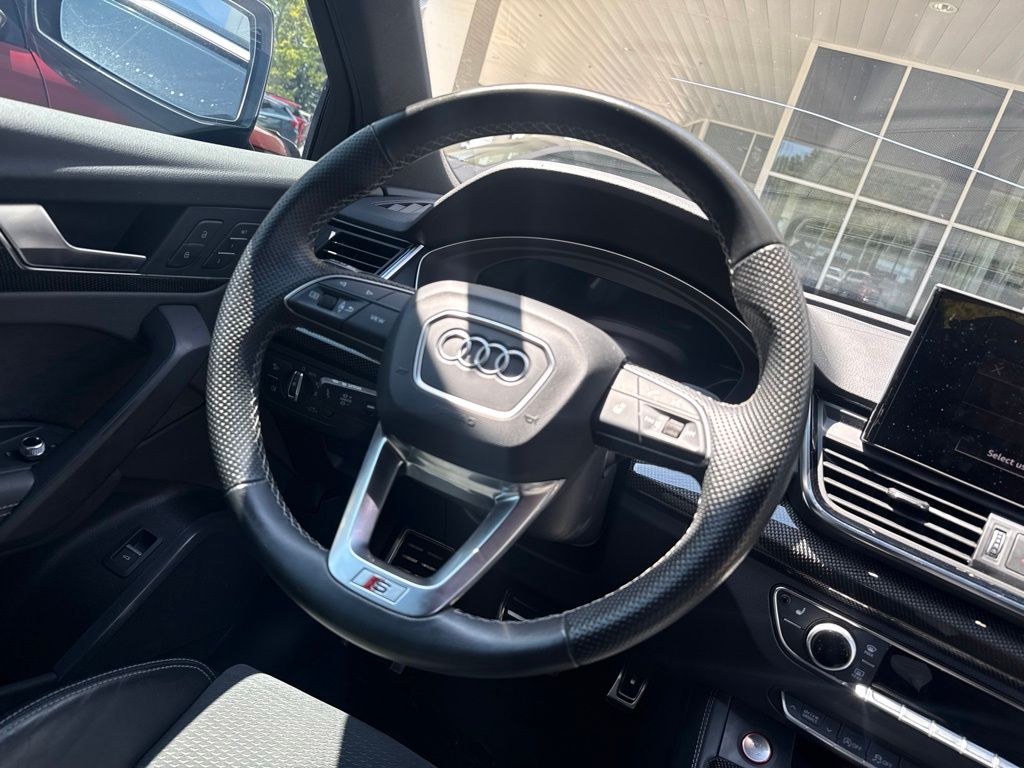 Thumbnail: 2022 Audi SQ5 - 2