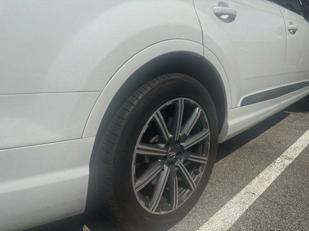 Thumbnail: 2017 Audi Q7 - 14