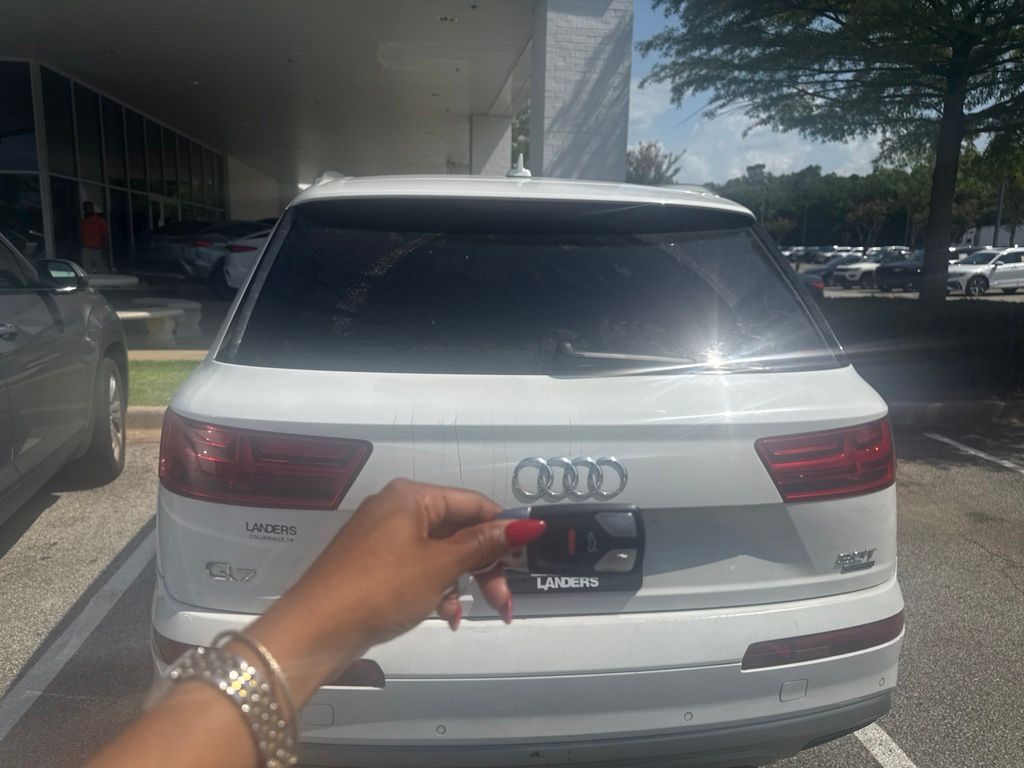 Thumbnail: 2017 Audi Q7 - 12