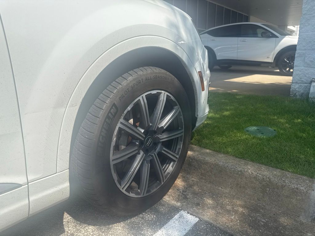 Thumbnail: 2017 Audi Q7 - 15