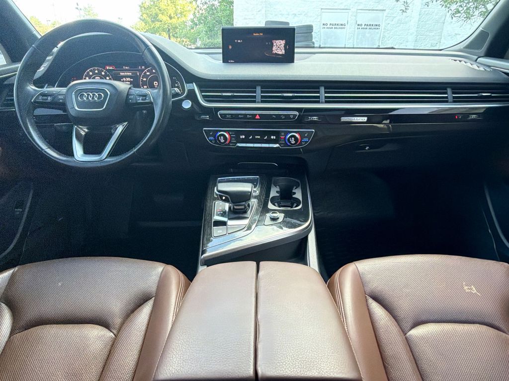 Thumbnail: 2017 Audi Q7 - 10