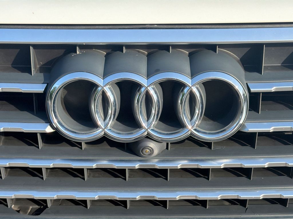 Thumbnail: 2017 Audi Q7 - 7