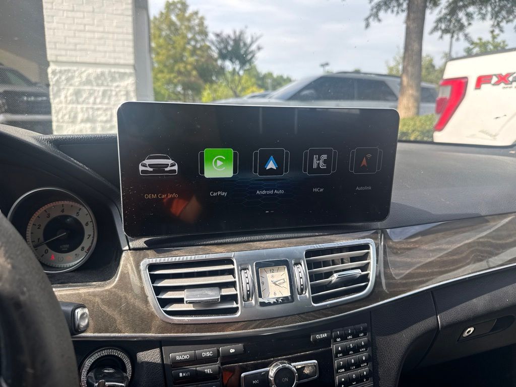 Thumbnail: 2014 Mercedes-Benz E-Class - 9