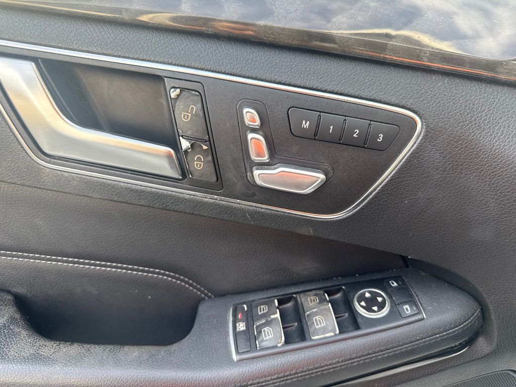 Thumbnail: 2014 Mercedes-Benz E-Class - 15