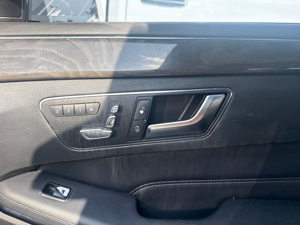 Thumbnail: 2014 Mercedes-Benz E-Class - 27