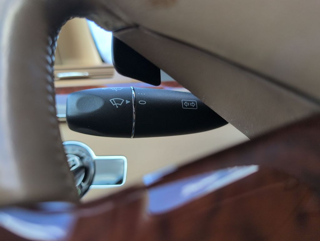 Thumbnail: 2012 Mercedes-Benz S-Class - 32